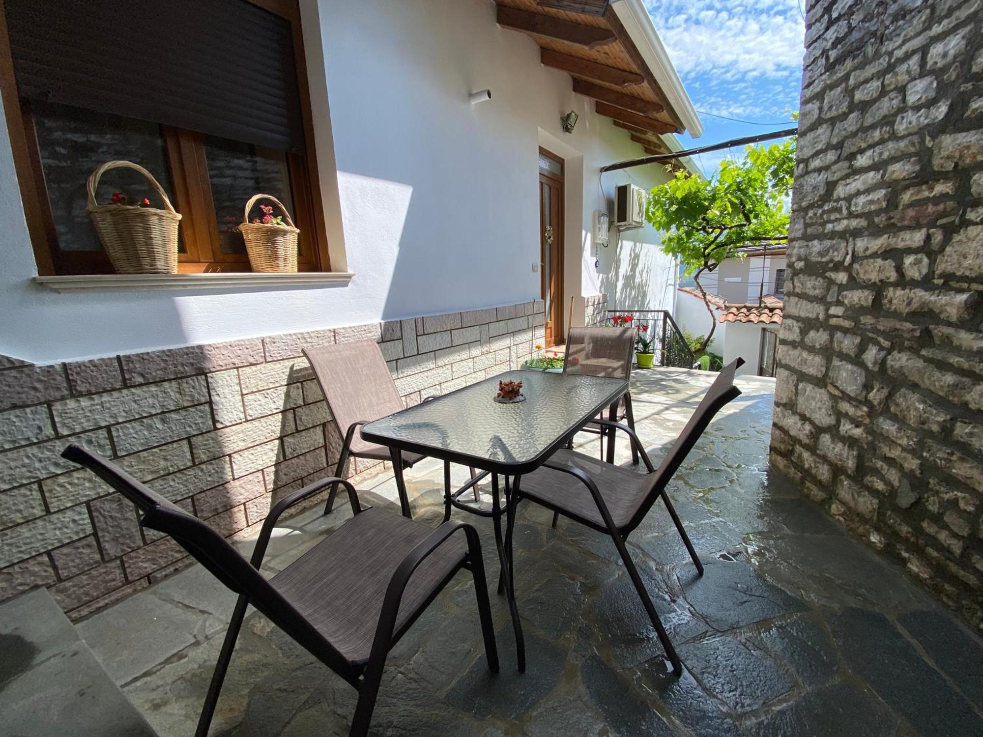 Guest House Persa Гирокастра Экстерьер фото